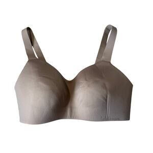 Lululemon Hold True Bra size 32 DD, Beige/Tan